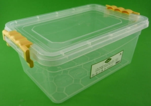 POJEMNIK  PLASTIKOWY Z POKRYWKĄ 6,5 LITRA