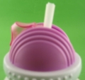 bidon ze słomką 400 ml zdobiony różowy 2.JPG