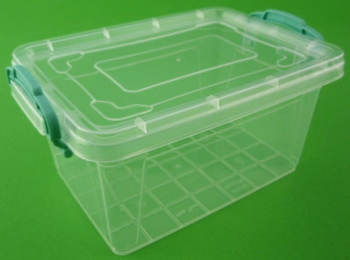 pojemnik plastikowy z pokrywką 0,75 litra 1.JPG
